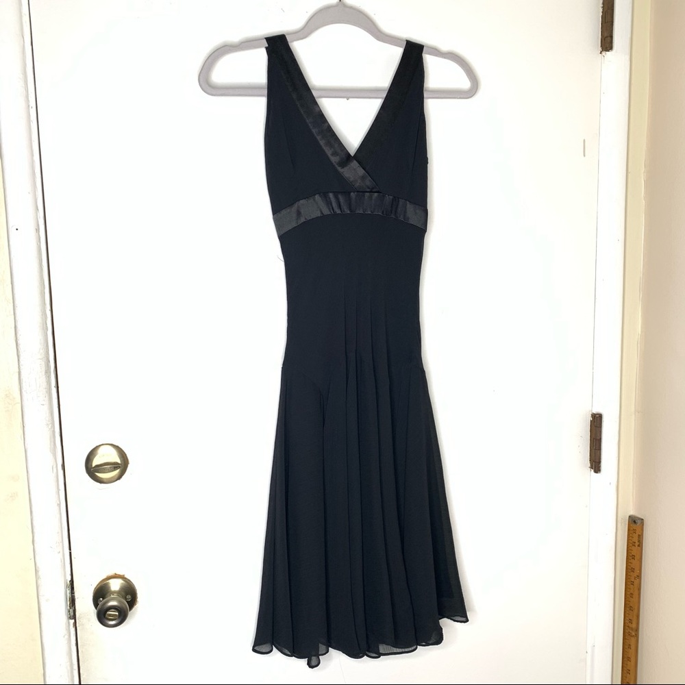 Forever 21 Black Short Sleeve V neck Dress